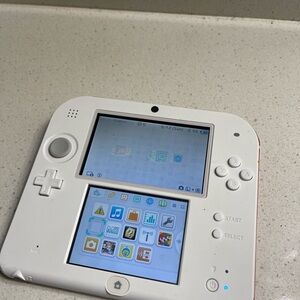 Nintendo 2DS XL - White and Coral